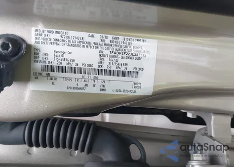 2018 Ford Focus Se z USA, uszkodzony, nr VIN 1FADP3F22JL287712